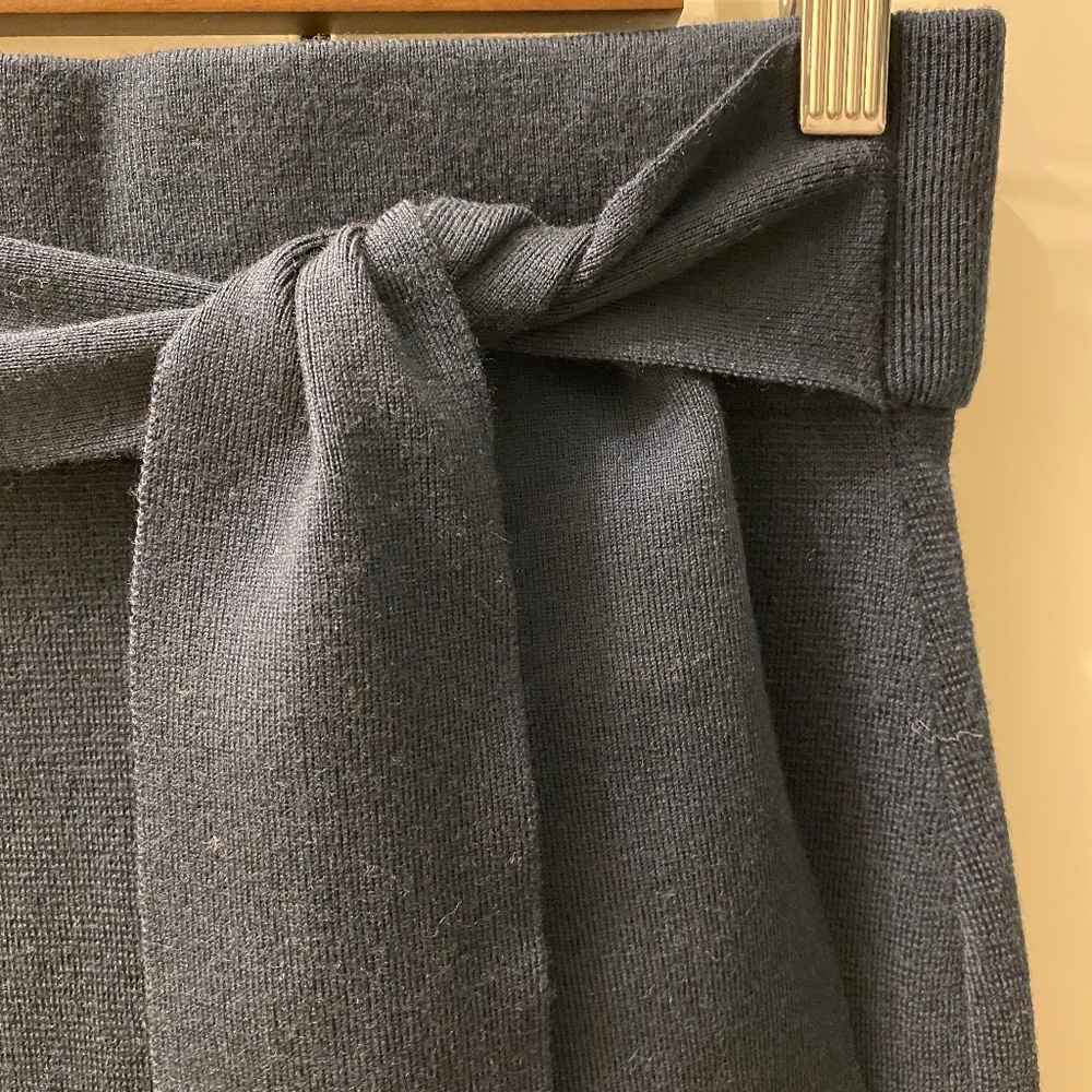 Club Monaco knit skirt